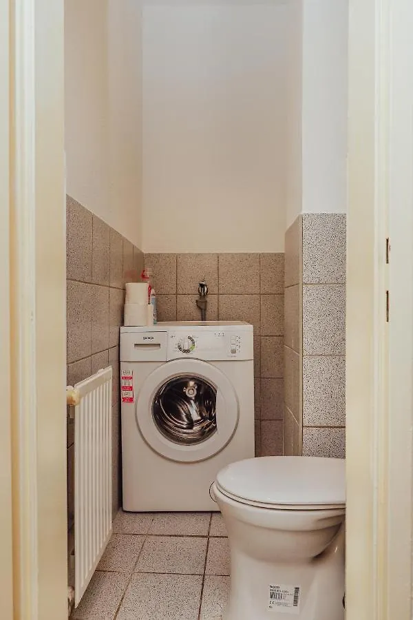 Ruhiges Terrassen Apartment Vienna