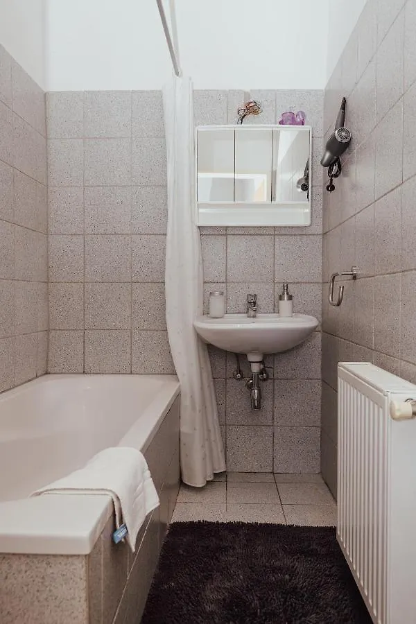 Ruhiges Terrassen Apartment Vienna